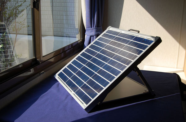 小型太陽光発電セット「充電日和」へ